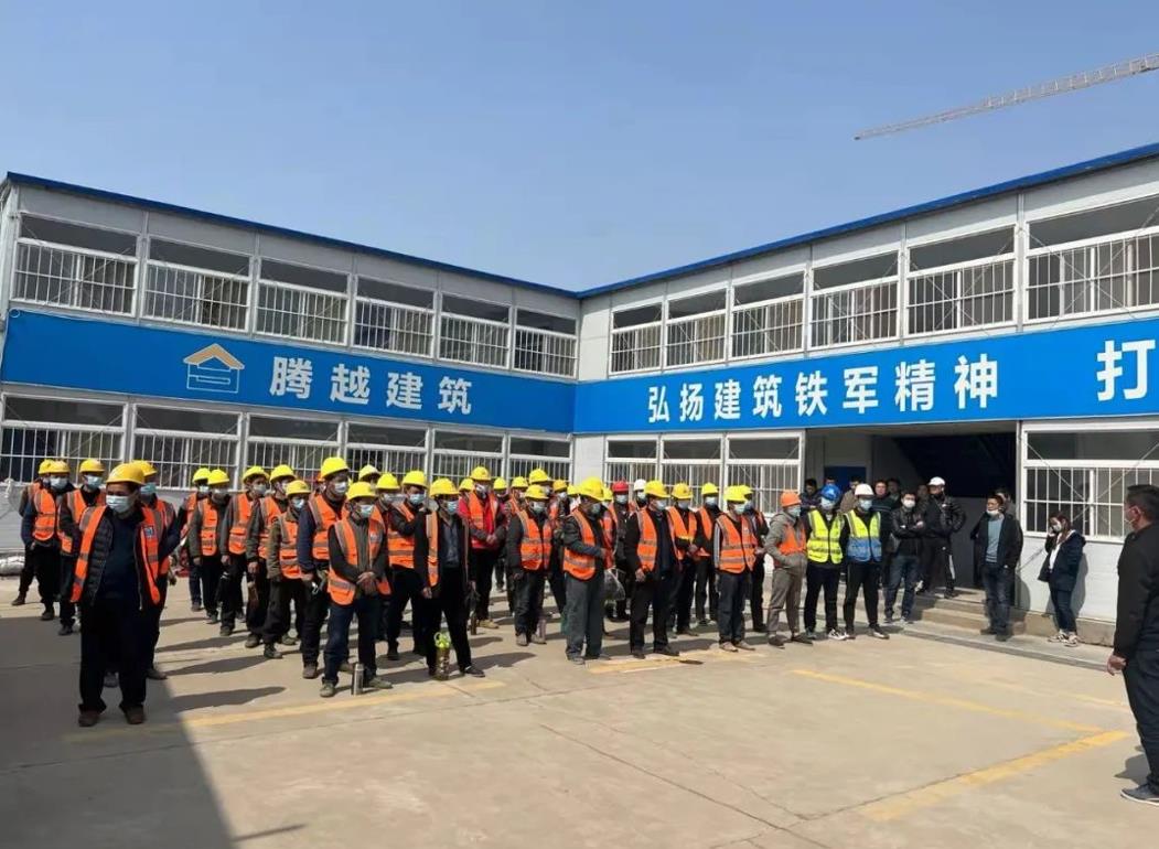 同心战“疫”丨开云手机web版登录入口_开云(中国)铁军紧急援建山东淄博方舱医院！